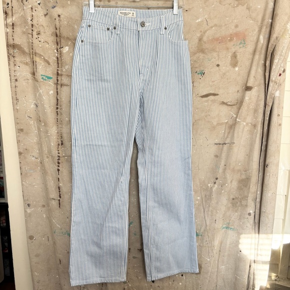 Abercrombie & Fitch Curve Love 90s Relaxed Jean, Blue and White Stripe - Picture 2 of 5
